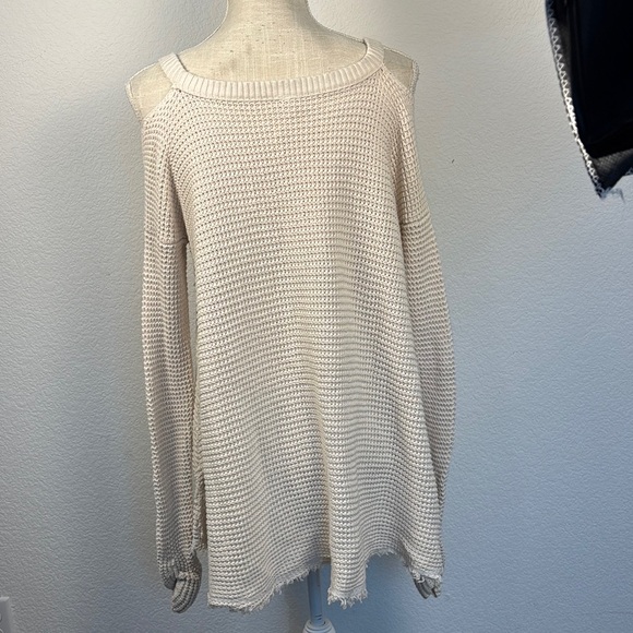 Free People Moonshine Over-Sized Cream Cold Shoulder Sweater,  Cable Knit Top XS - Picture 4 of 8